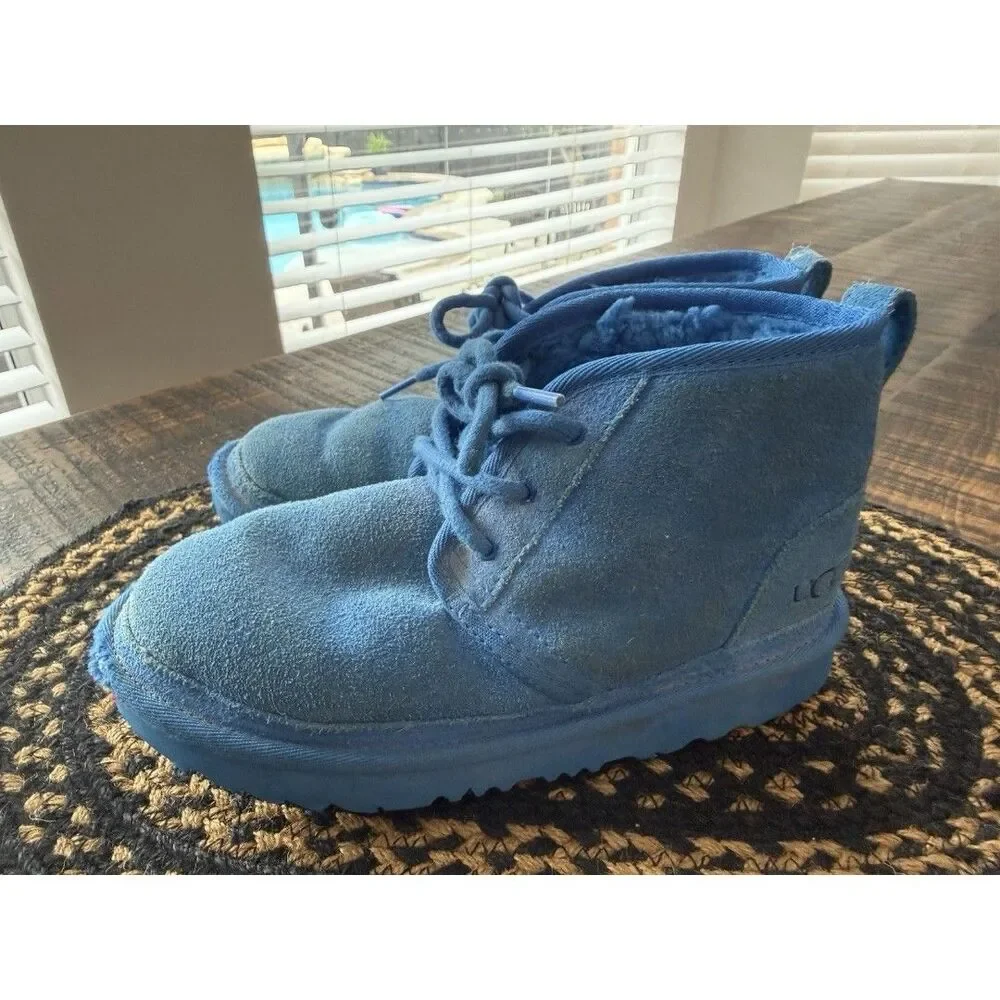 UGG Kids Neumel II Size 3  Blue - Pre Owned.